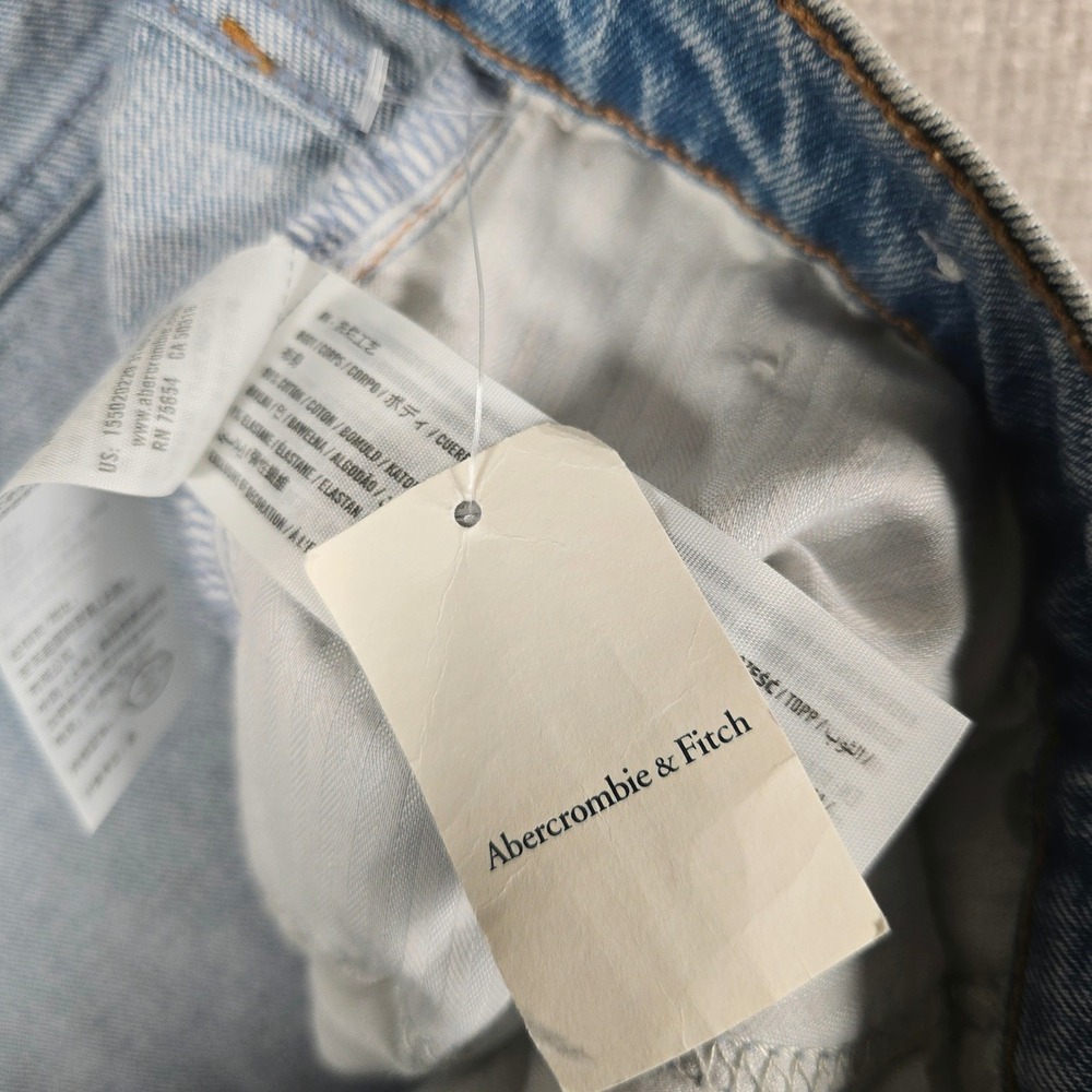 Abercrombie & Fitch 90s Straight Ultra High Rise Jeans Light Wash Size 36/22R - Picture 8 of 10